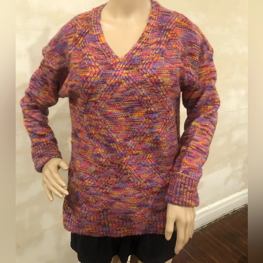 Sweater - Picture 1 of 2